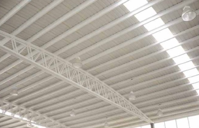 Bodega con tejas termoacústicas UPVC